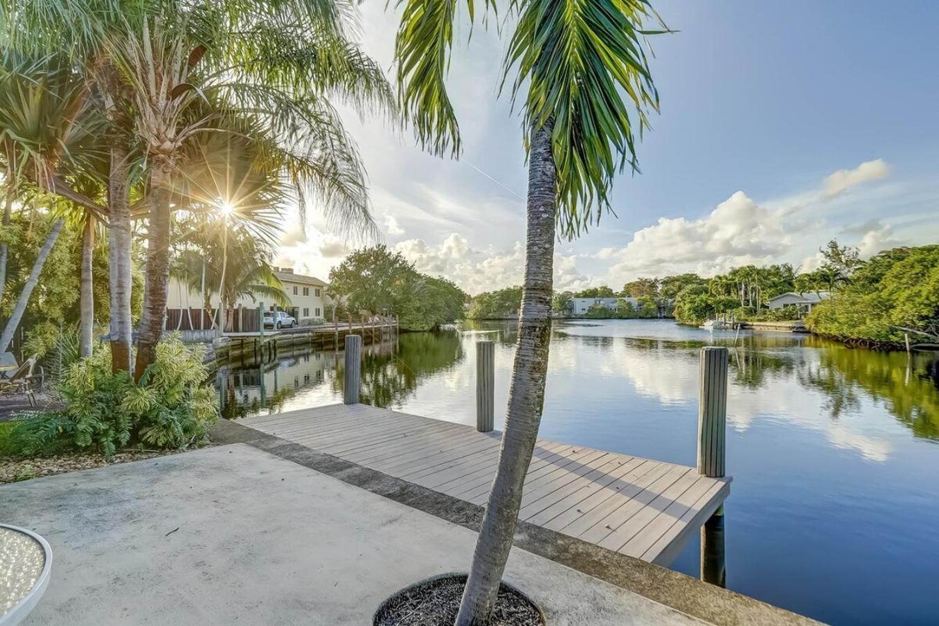 Waterfront Apartment Private Patio Pool فورت لودرديل المظهر الخارجي الصورة