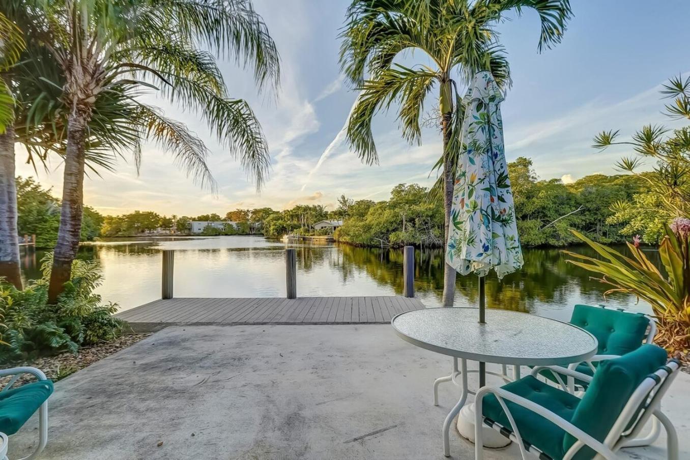 Waterfront Apartment Private Patio Pool فورت لودرديل المظهر الخارجي الصورة