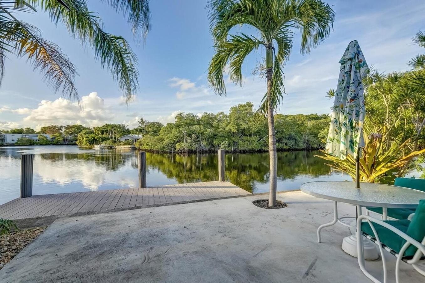 Waterfront Apartment Private Patio Pool فورت لودرديل المظهر الخارجي الصورة