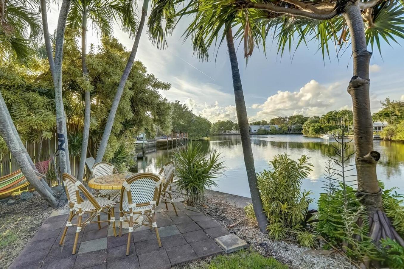 Waterfront Apartment Private Patio Pool فورت لودرديل المظهر الخارجي الصورة